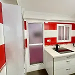 P5 Beautiful & Shiny Apartment
