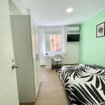 P5 Beautiful & Shiny Apartment
