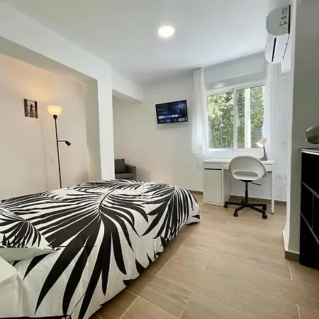 P5 Beautiful & Shiny Apartment